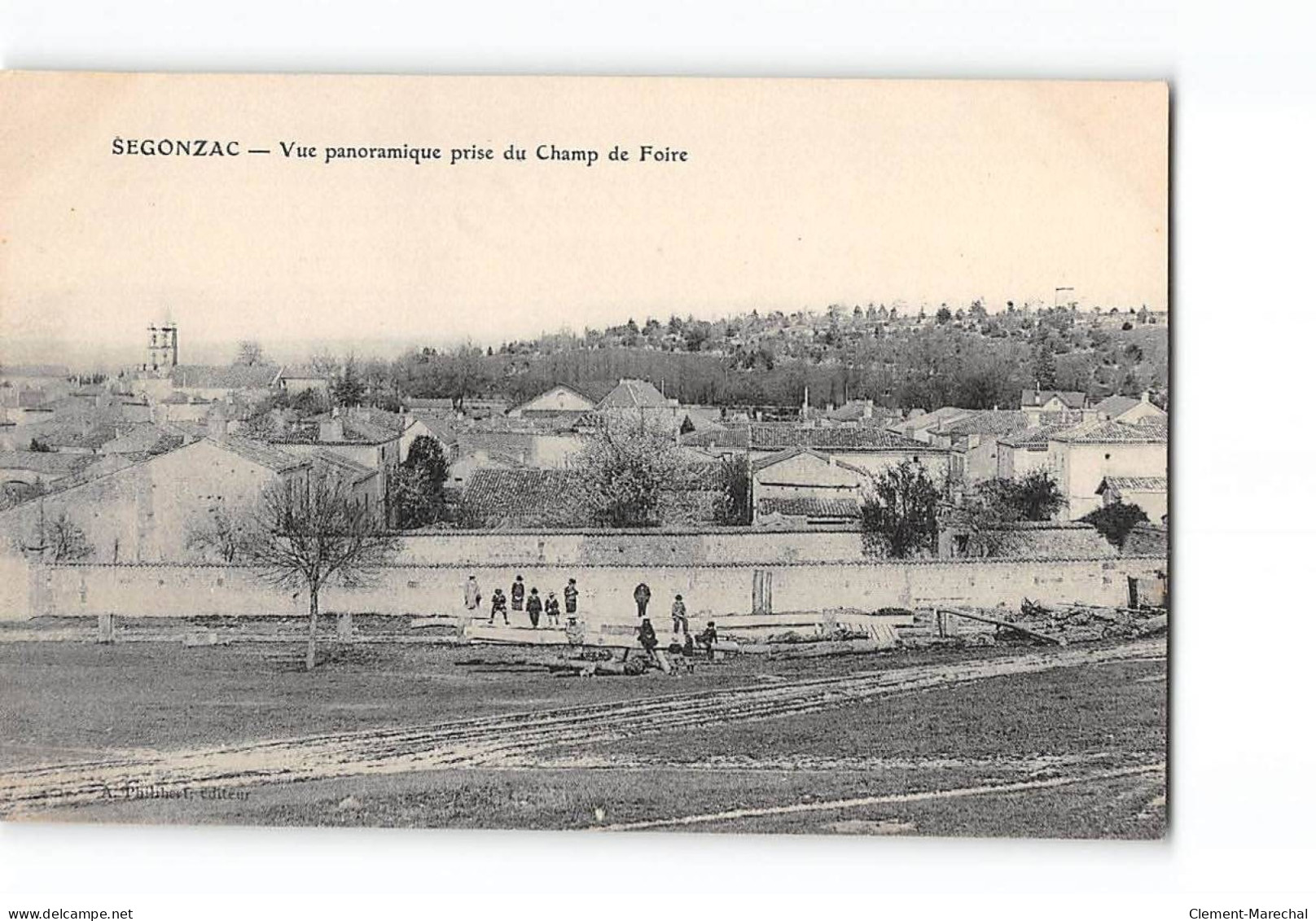 SEGONZAC - Vue Panoramique Prise Du Champ De Foire - Très Bon état - Other & Unclassified