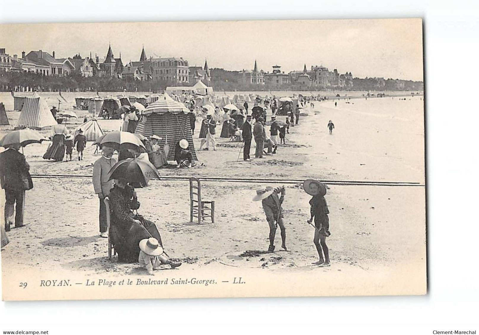 ROYAN - La Plage Et Le Boulevard Saint Georges - Très Bon état - Royan