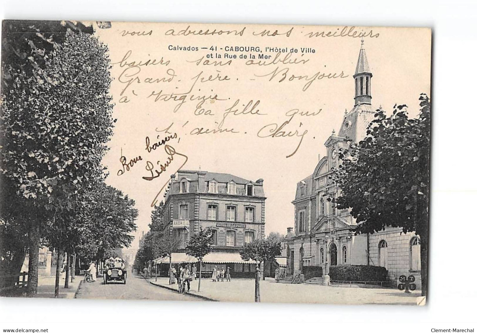 CABOURG - L'Hôtel De Ville Et La Rue De La Mer - état - Cabourg