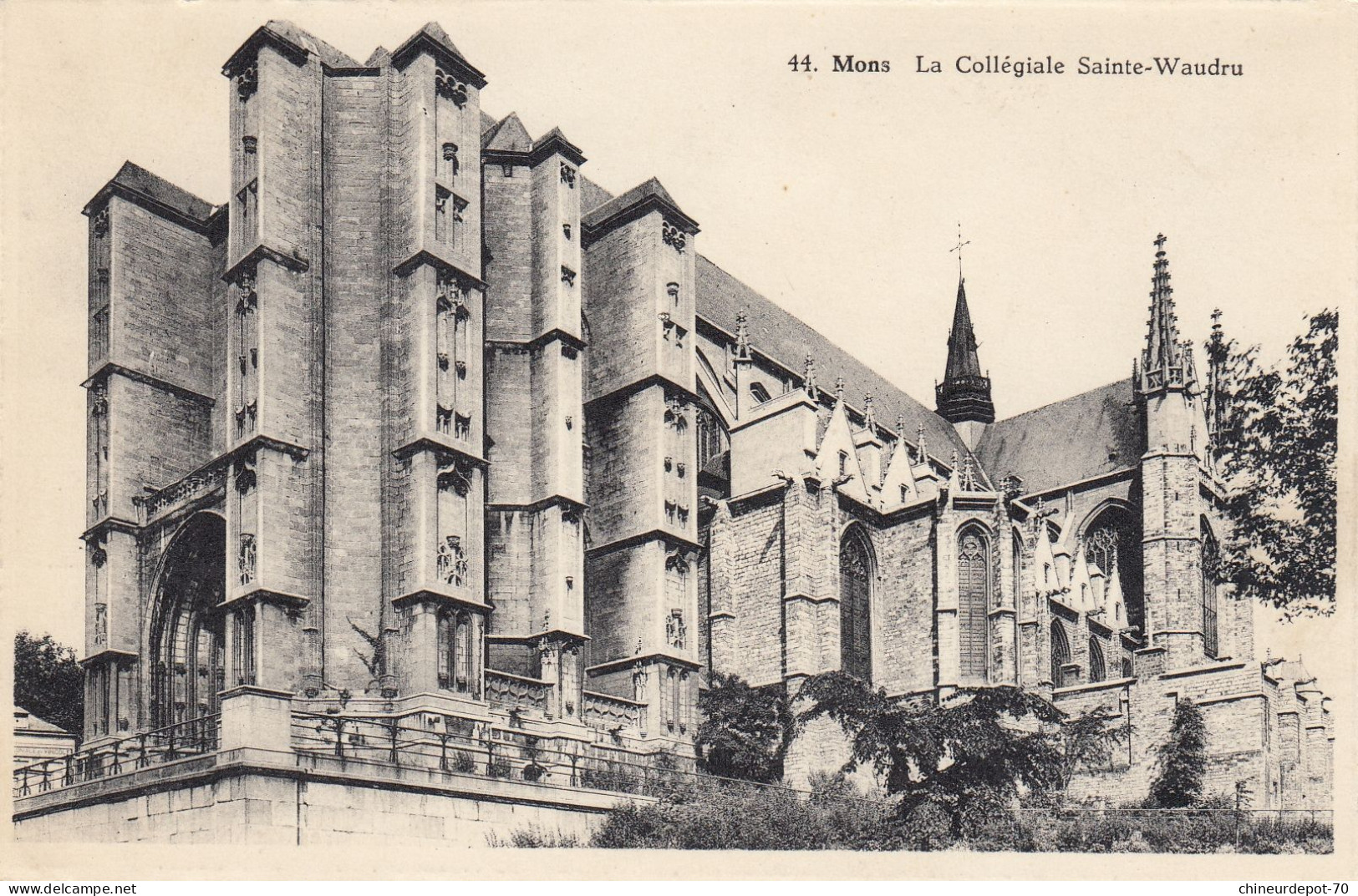 MONS    L EGLISE   SAINTE WAUDRU - Mons