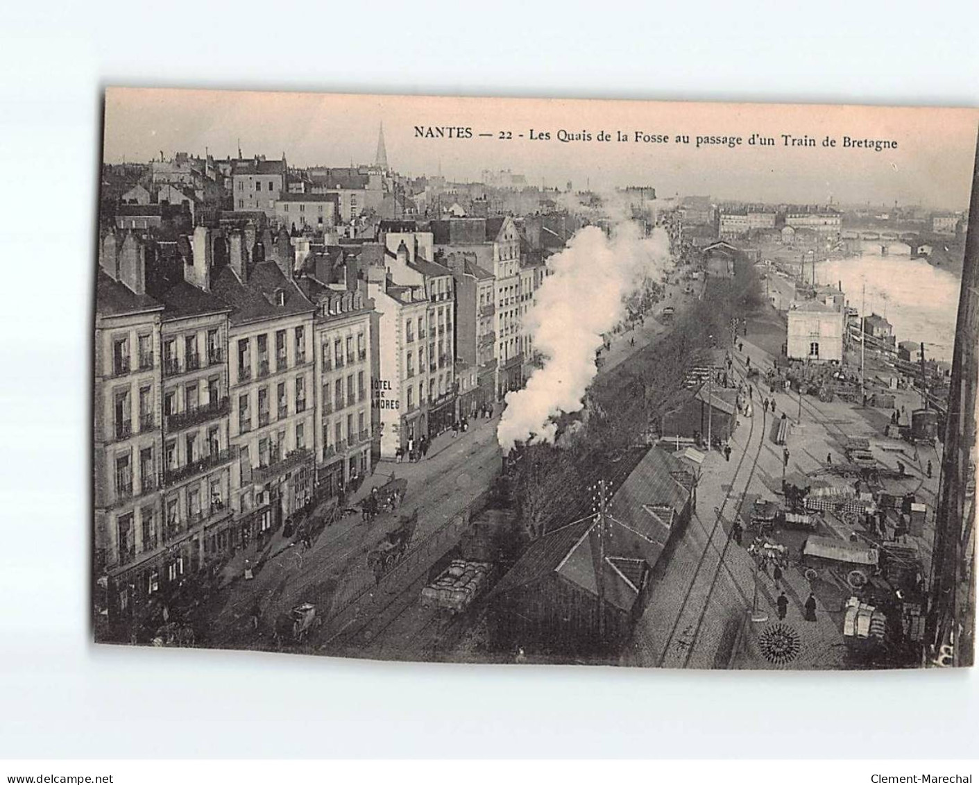 NANTES : Les Quais De La Fosse Au Passage D'un Train De Bretagne - état - Nantes