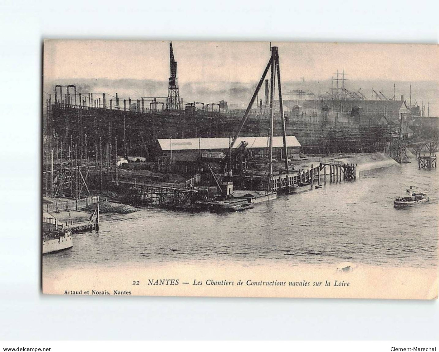 NANTES : Les Chantiers De Constructions Navales Sur La Loire - état - Nantes