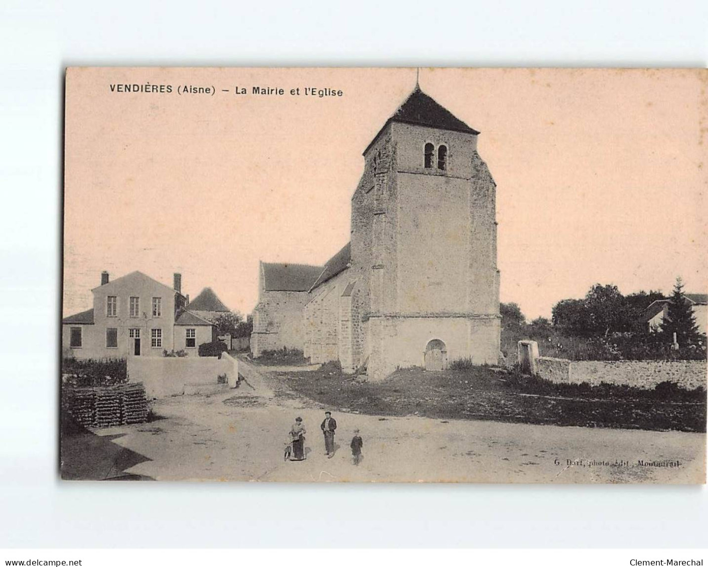 VENDIERES: La Mairie Et L'Eglise - Très Bon état - Andere & Zonder Classificatie