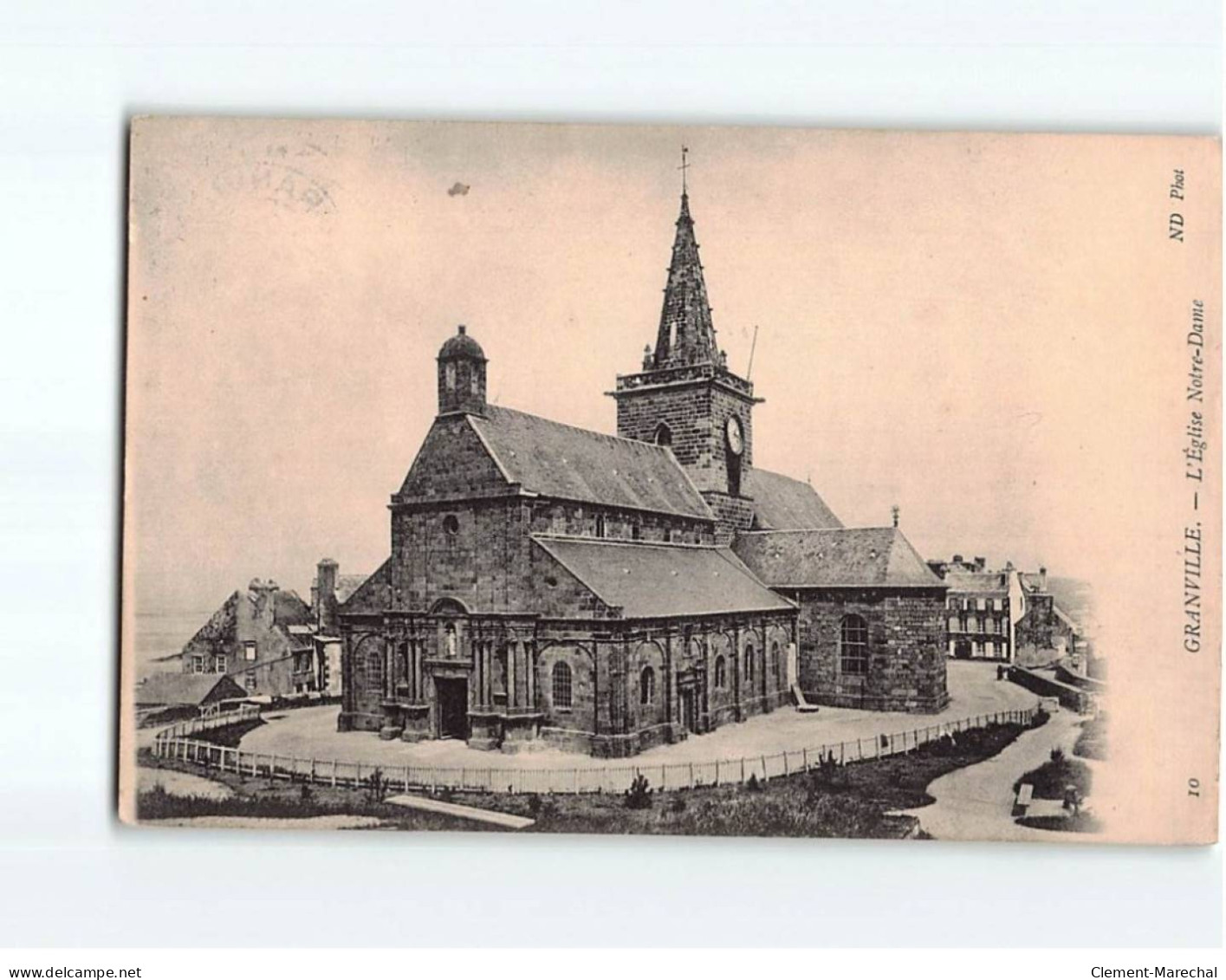 GRANVILLE : L'Eglise Notre-Dame - état ( Partiellement Décollée) - Granville