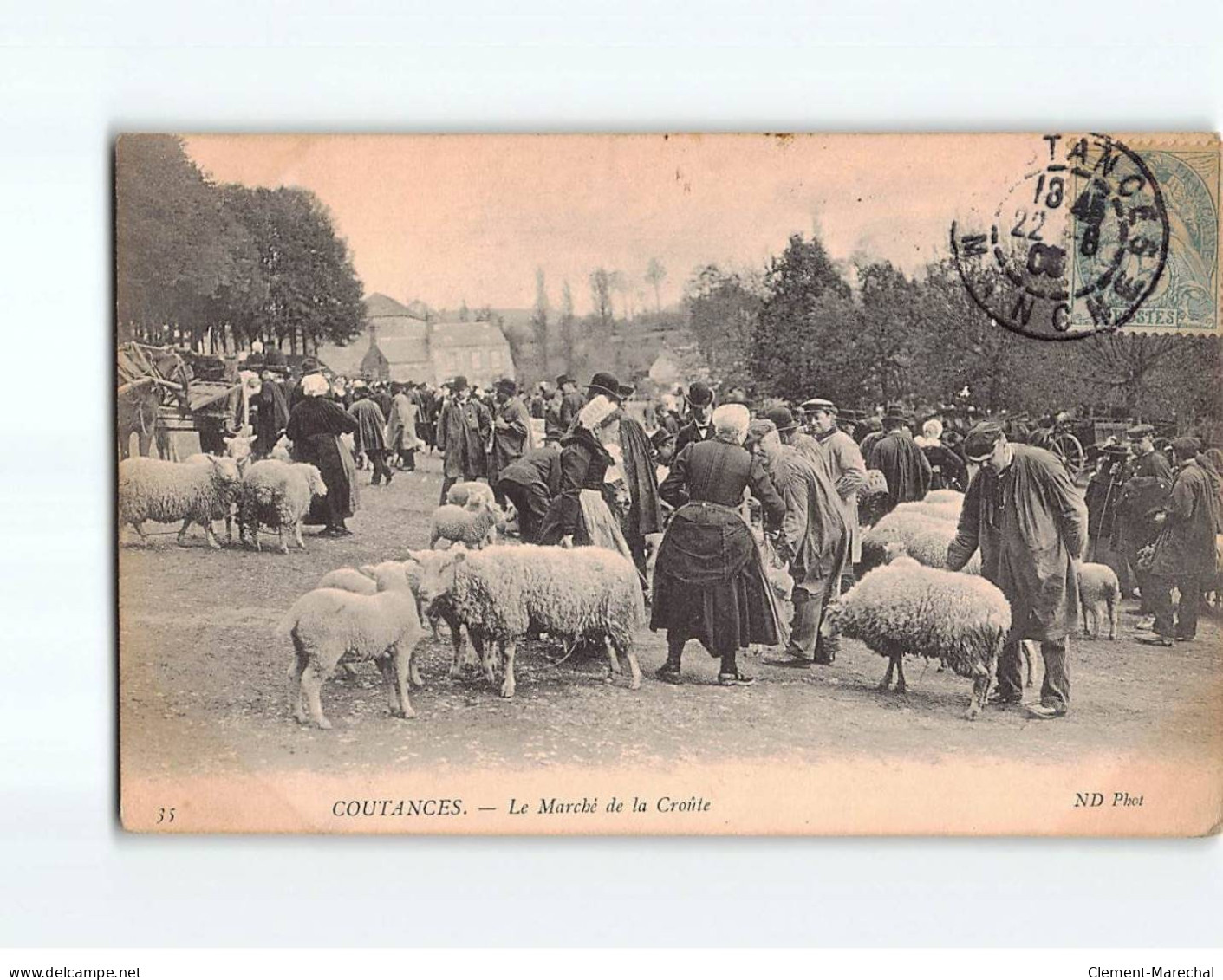 COUTANCES : Le Marché De La Croute - état - Coutances