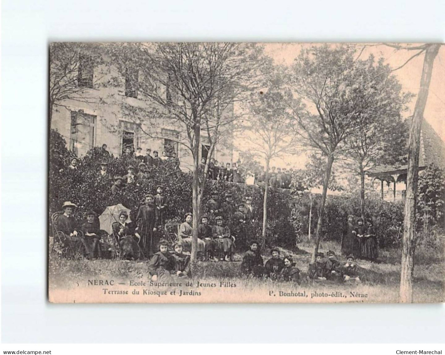 NERAC : Ecole Supérieure De Jeunes Filles, Terrasse Du Kiosque Et Jardins - état - Nerac