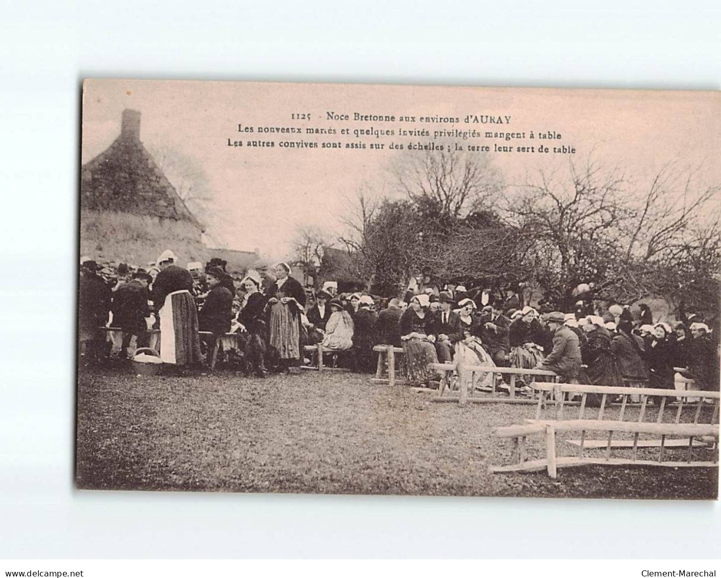 Noce Bretonne Aux Environs D'AURAY, Les Nouveaux Mariés Et Quelques Privilégiés Mangent - Très Bon état - Autres & Non Classés