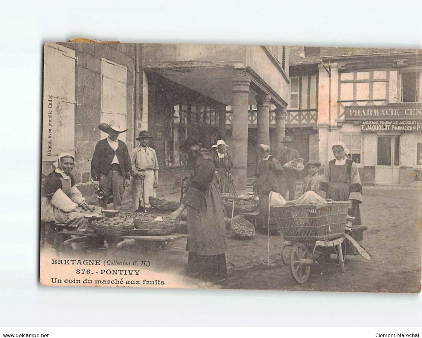 PONTIVY : Un Coin Du Marché Aux Fruits - état - Pontivy