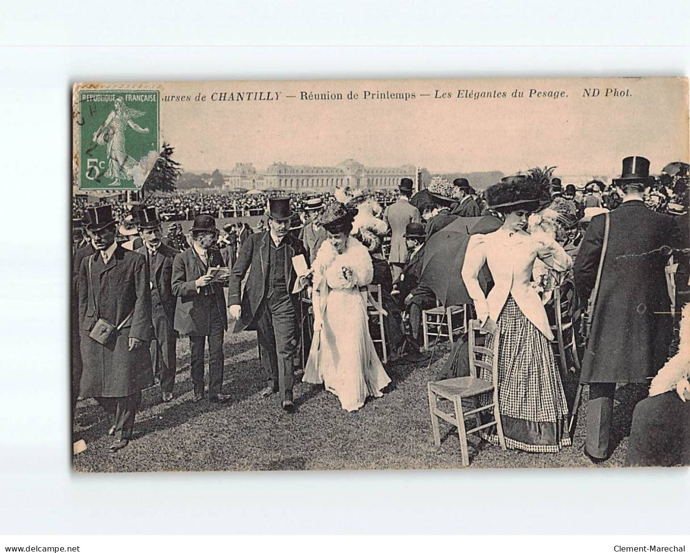 Courses De CHANTILLY : Réunion De Printemps, Les élégantes Du Pesage - état - Chantilly
