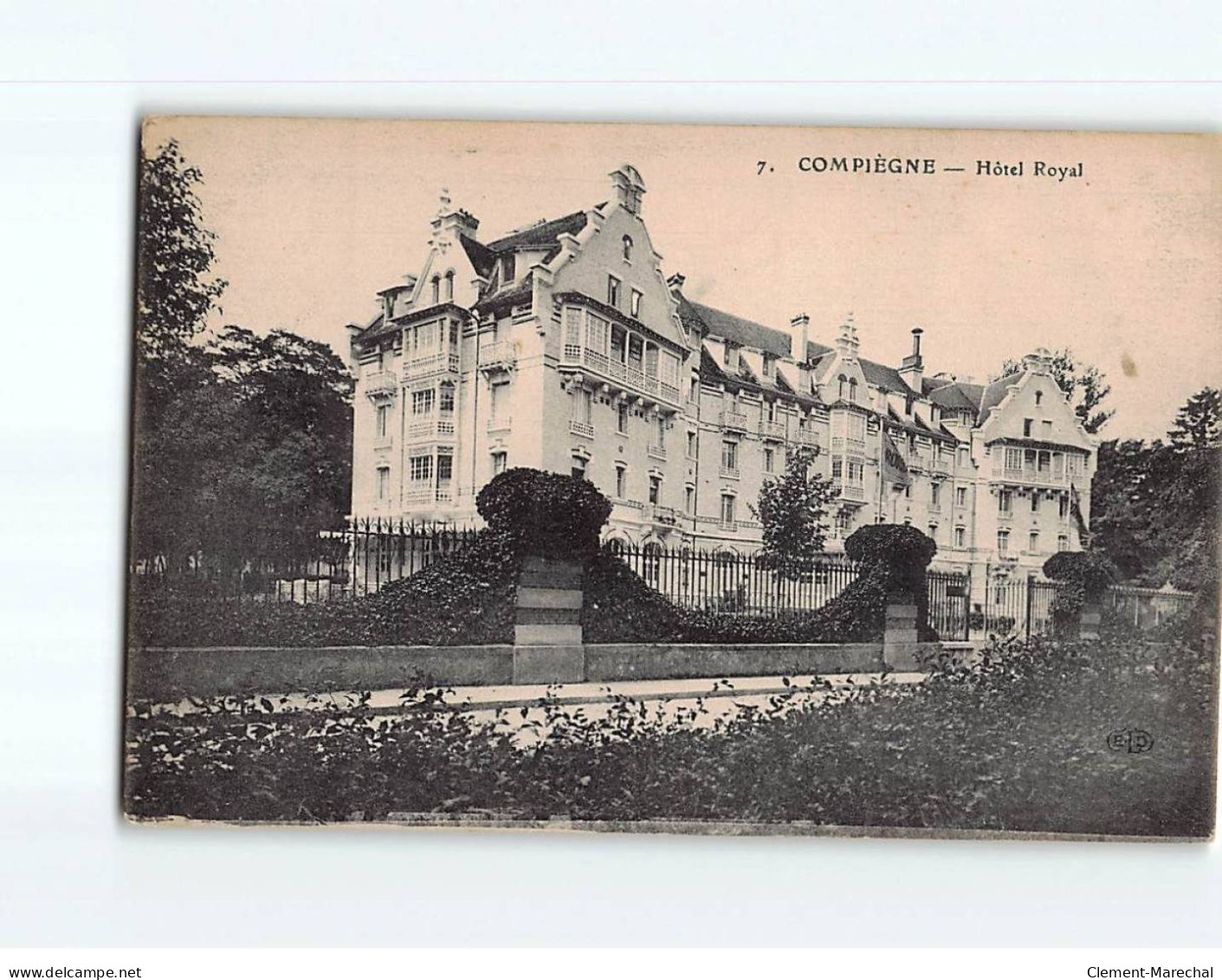 COMPIEGNE : Hôtel Royal - état - Compiegne