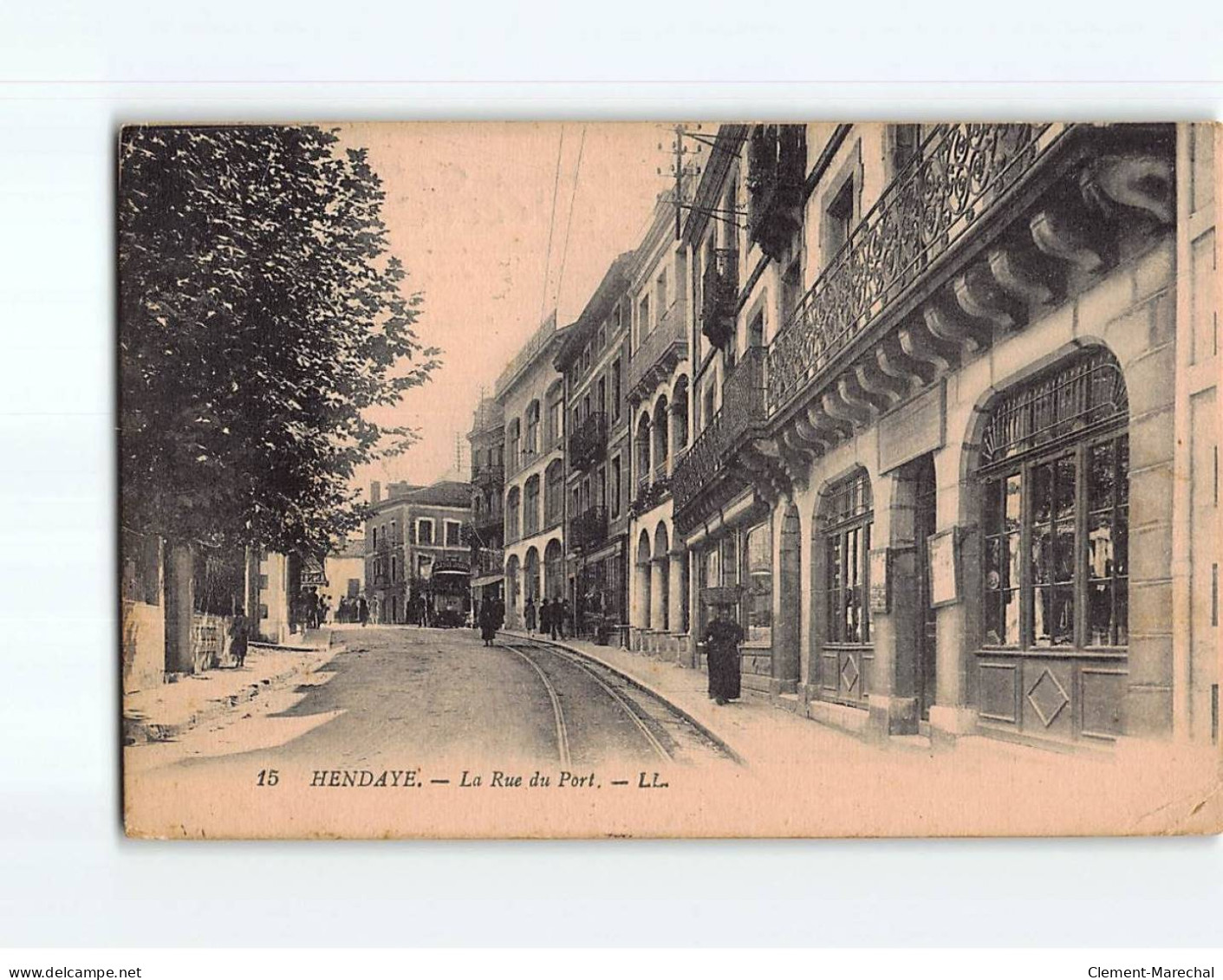 HENDAYE : La Rue Du Port -  état - Hendaye