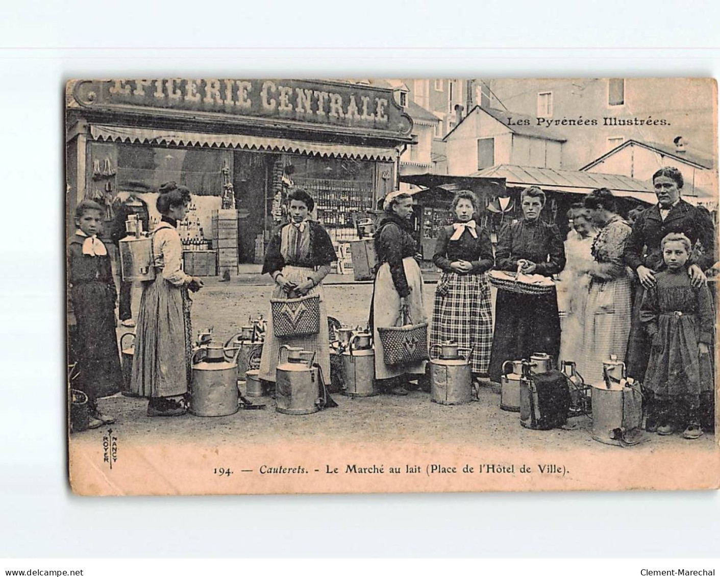 CAUTERETS : Le Marché Au Lait, Place De L'Hôtel De Ville - état - Cauterets