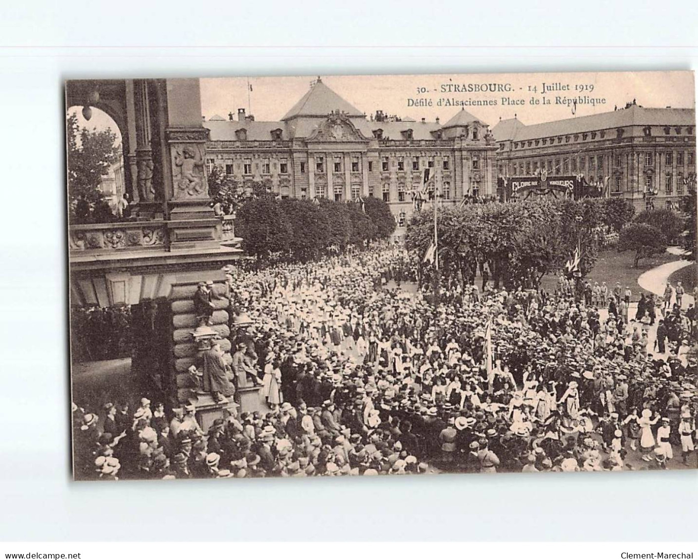 STRASBOURG : 14 Juillet 1919, Défilé D'Alsaciennes Place De La République - Très Bon état - Strasbourg