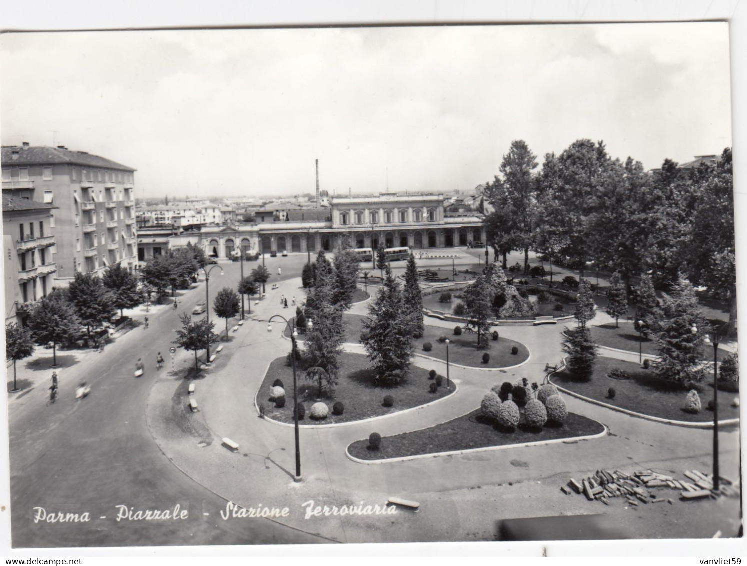 PARMA-STAZIONE FERROVIARIA-PIAZZALE- CARTOLINA  VERA FOTOGRAFIA- NON VIAGGIATA  1950-1960 - Parma