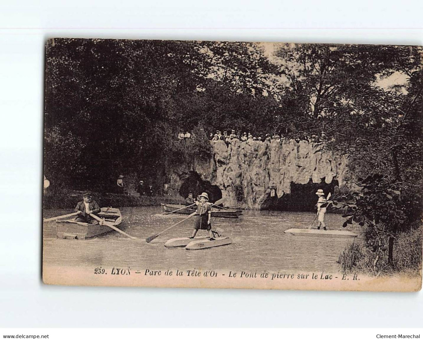 LYON : Parc De La Tête D'Or, Le Pont De Pierre Sur Le Lac - état - Other & Unclassified