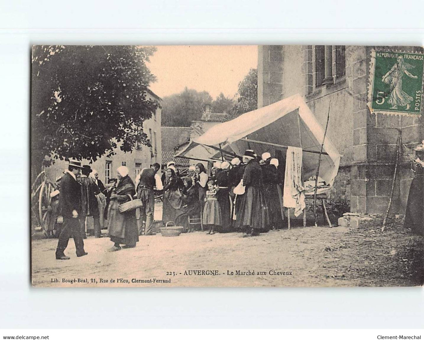 EN AVUERGNE : Le Marché Aux Cheveux - état - Auvergne Types D'Auvergne