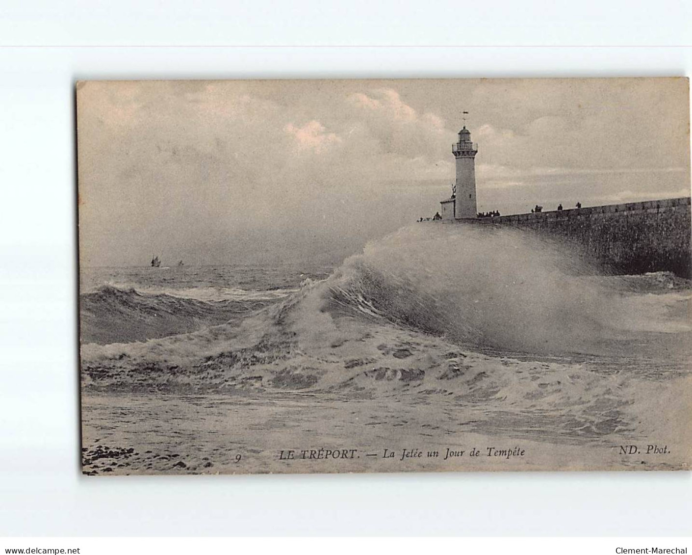 LE TREPORT : La Jetée Un Jour De Tempête - Très Bon état - Le Treport