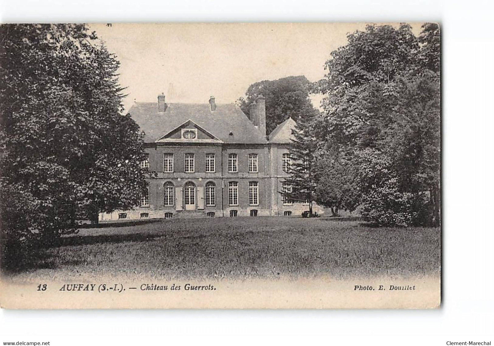 AUFFAY - Château Des Guerrots - Très Bon état - Auffay