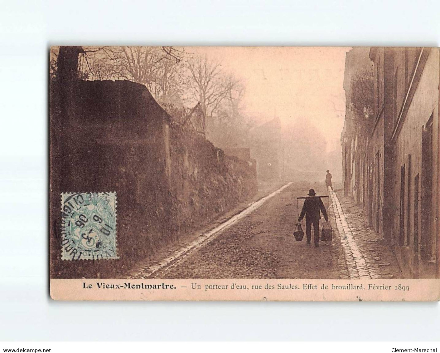 PARIS : Le Vieux Montmartre, Un Porteur D'eau, Rue Des Saules, Effet De Brouillard - état - Paris (18)