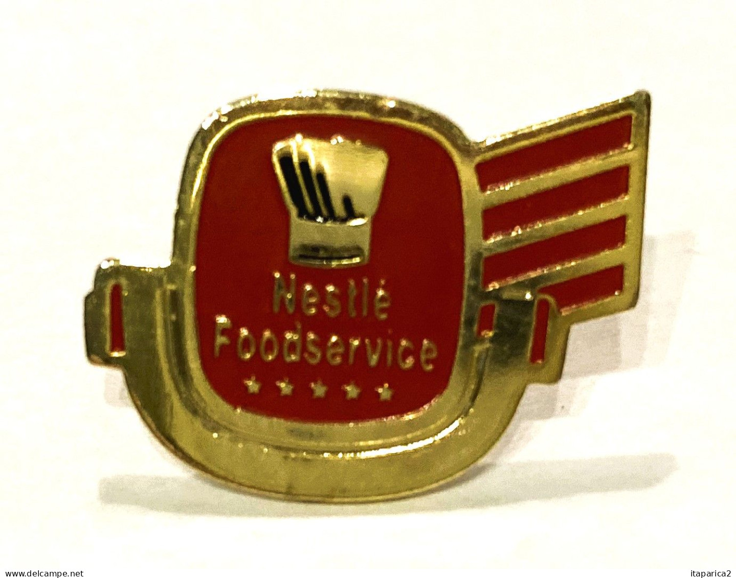 PINS ALIMENTATION NESTLE FOODSERVICE TOQUE 5 ETOILES / Signé LOGO MOTIV / 33NAT - Food