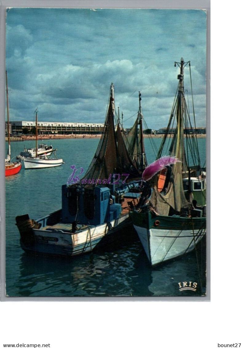 ROYAN 17 - Le Port Au Fond Le Front De Mer Bateau De Pêche - Royan