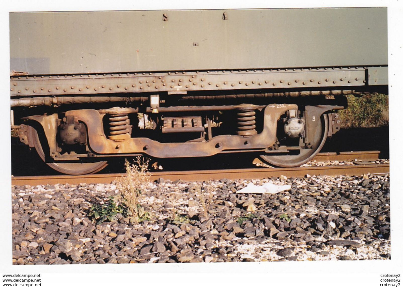 PHOTO TRAINS Wagon Ou Voiture Voyageurs Détail Bogie Non Datée - Treinen