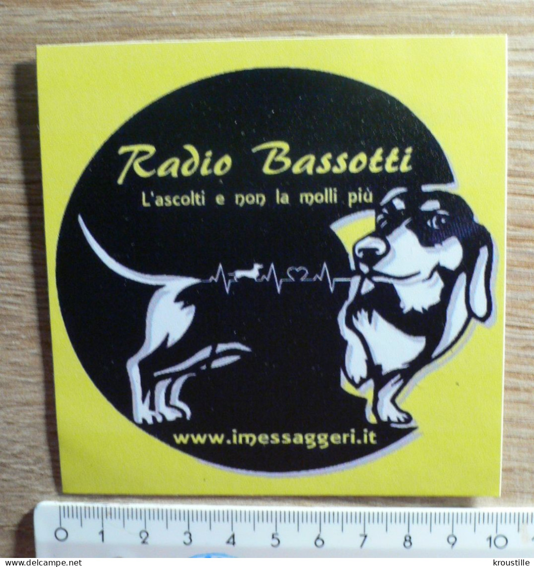 THEME CHIEN ; AUTOCOLLANT RADIO BASSOTTI - Aufkleber