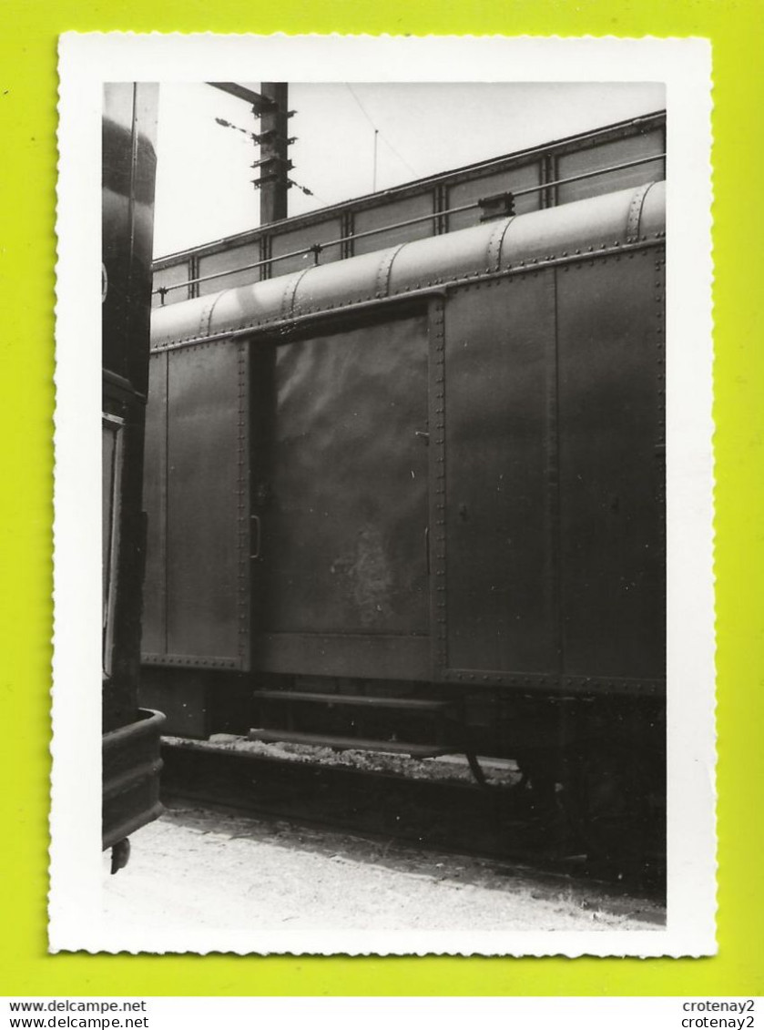 PHOTO TRAINS Wagon Fourgon Dans Les Années 60 - Eisenbahnen