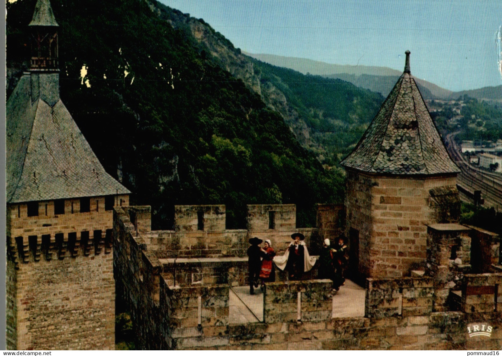 CPSM Au Château De Foix Chemin De Ronde Folklorique - Foix