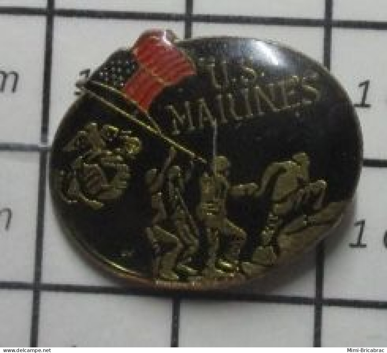 912B Pin's Pins / Beau Et Rare /  MILITARIA /  US MARINES LE PLANTER DU DRAPEAU A OKINAWA - Army