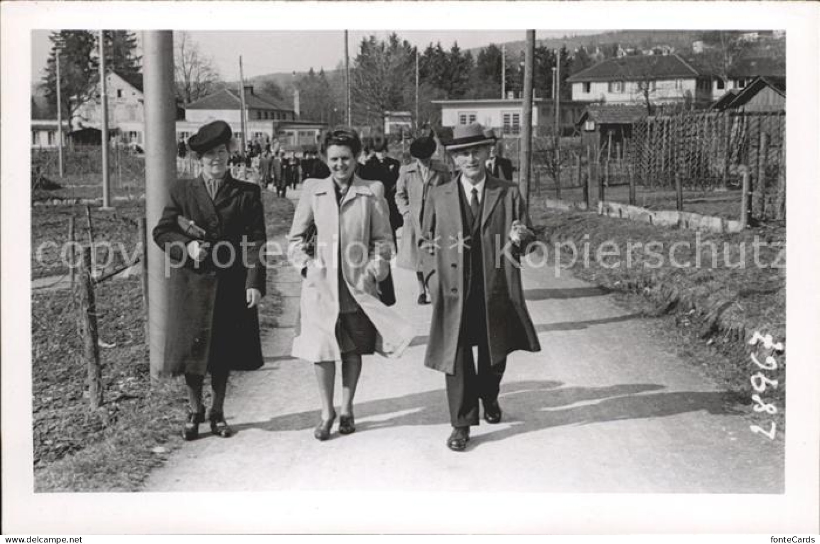 12009227 Zuerich Gruppenfoto Spaziergang Zuerich - Sonstige & Ohne Zuordnung