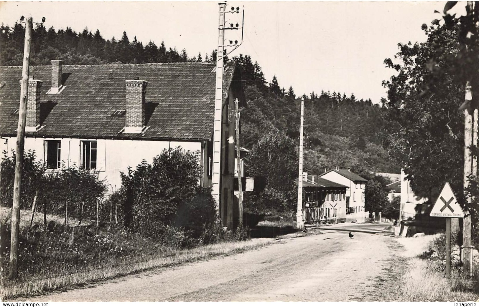 D9444 Une Rue Des Echarmeaux - Autres & Non Classés