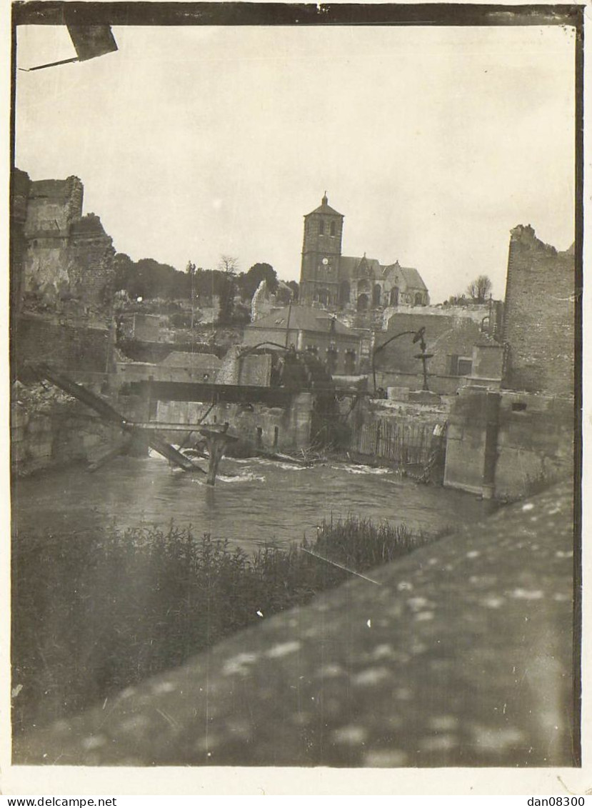 PHOTO DE 12 X 9 CMS RETHEL EN RUINES VUE PRISE DEPUIS L'AISNE - Krieg, Militär