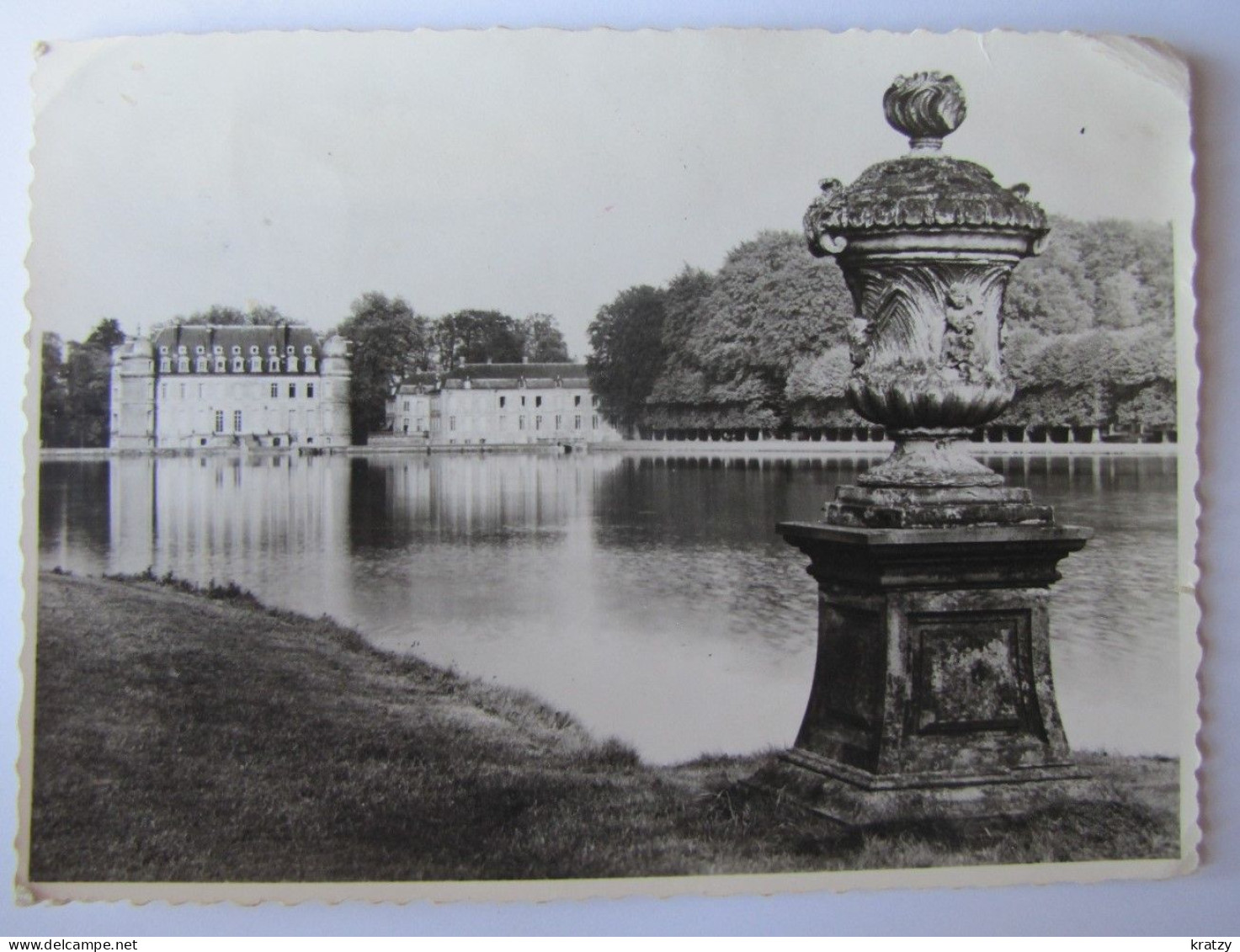 BELGIQUE - HAINAUT - BELOEIL - Le Château Vu De La Grande Pièce D'Eau - Beloeil