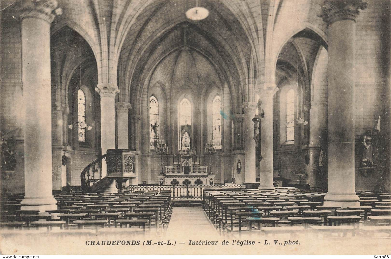 Chaudefonds Sur Layon * Intérieur De L'église Du Village - Autres & Non Classés