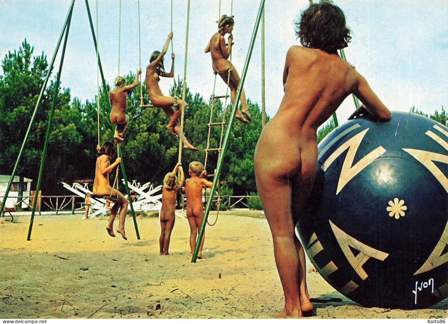 Nu Curiosa * Naturiste Naturisme * Montalivet Centre Hélio Marin Les Agrès * Enfants Femme Seins Nus Nude Nue érotique - Autres & Non Classés