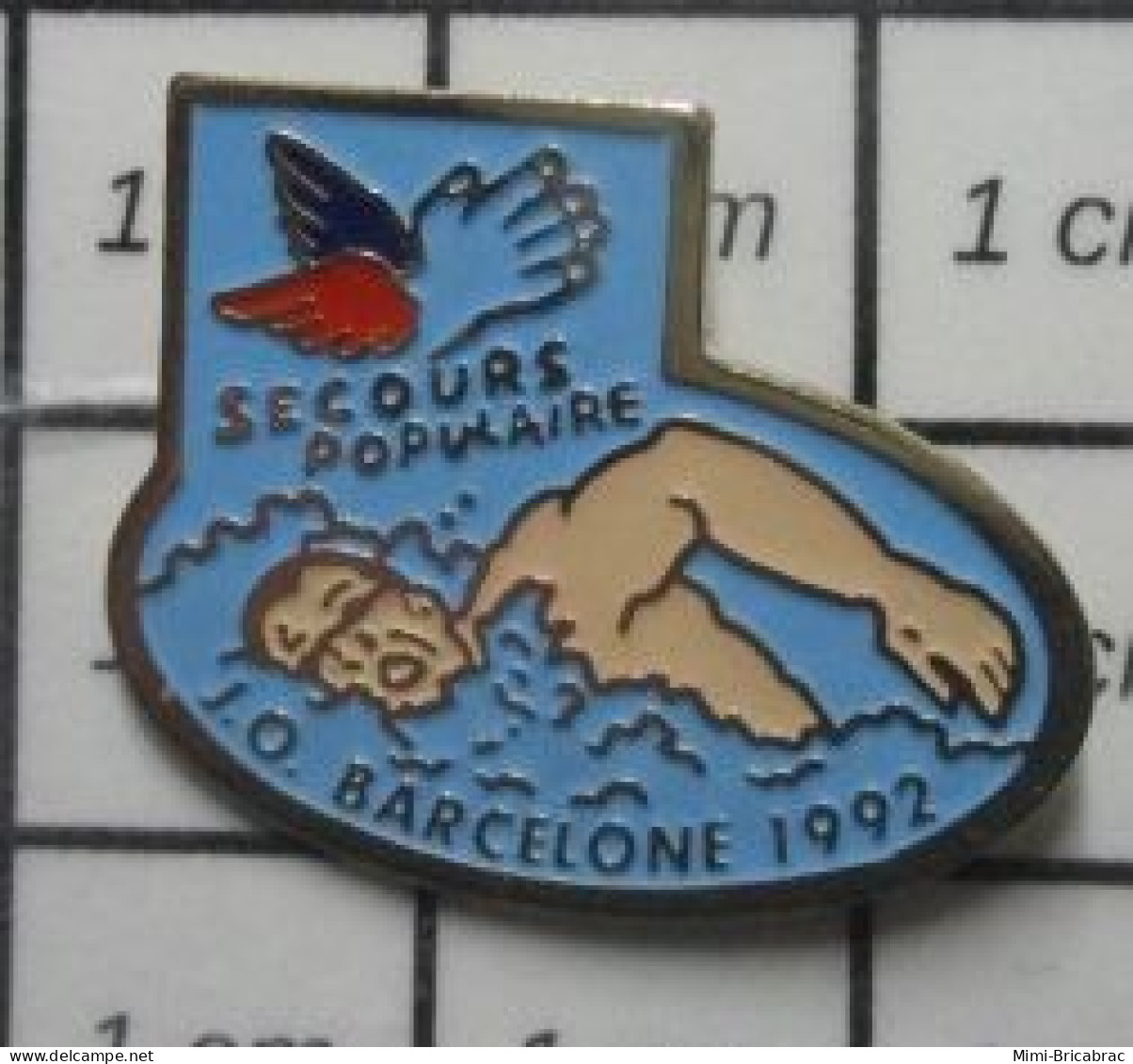 912B Pin's Pins / Beau Et Rare / JEUX OLYMPIQUES / SECOURS POPULAIRE NATATION BARCELONA 1992 - Jeux Olympiques