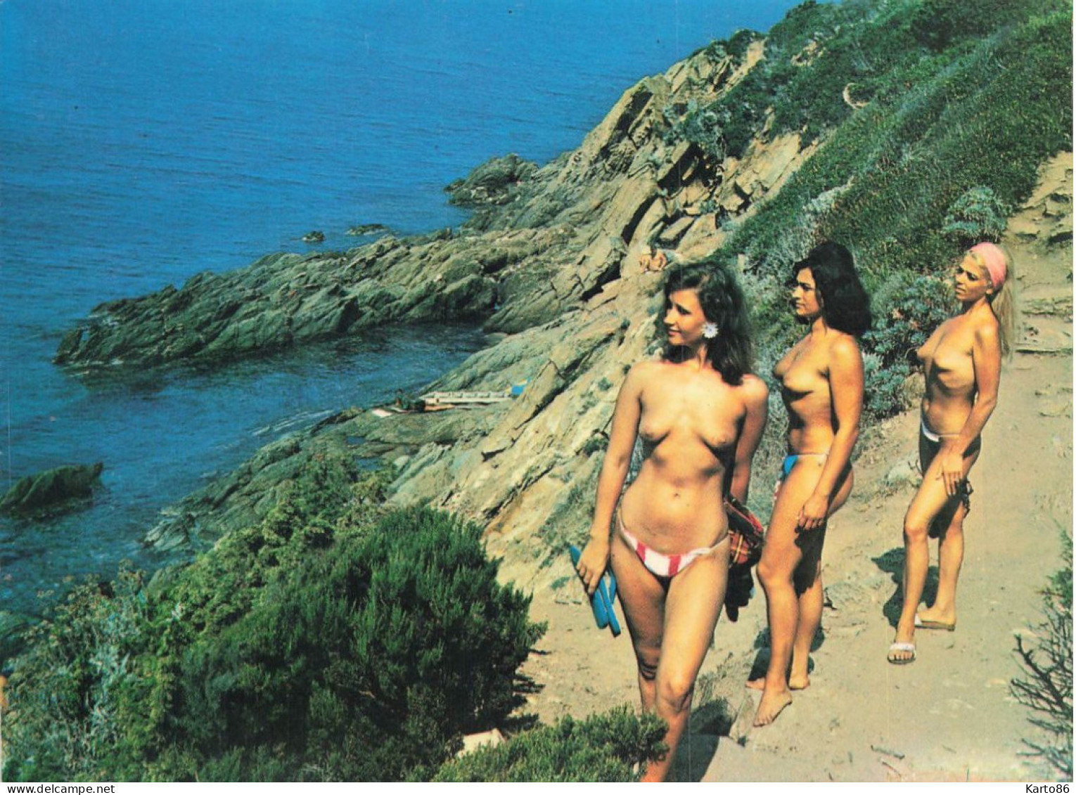 Nu Curiosa * Naturiste Naturisme * Ile Du Levant Hyères Chemin Des Plages * Femme Seins Nus Nude Nue érotique érotisme - Hyeres