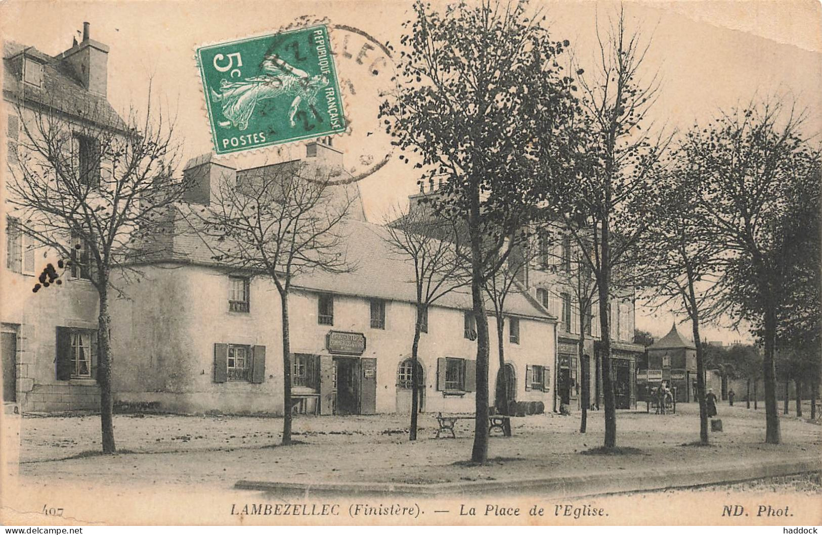 LAMBEZELLEC : LA PLACE DE L'EGLISE - Other & Unclassified