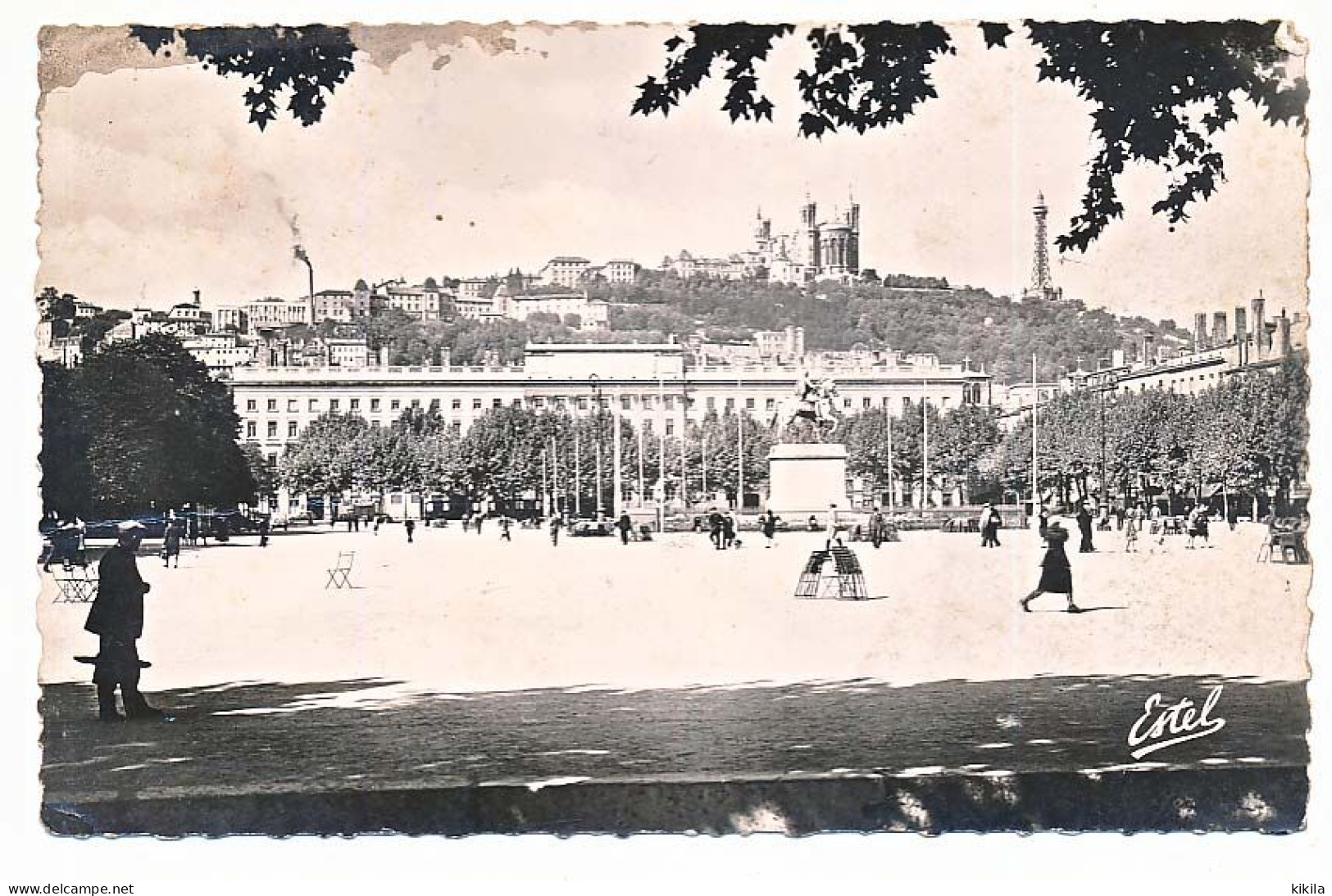 CPSM Dentelée 9 X 14 Rhône LYON Place Bellecour Et Colline De Fourvière - Otros & Sin Clasificación