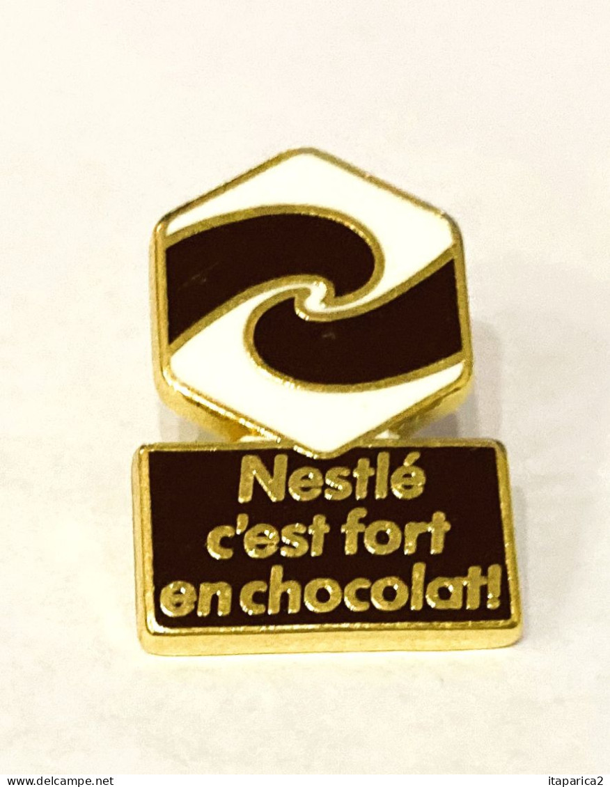 PINS ALIMENTATION  NESTLE C'EST FORT EN CHOCOLAT / Signé DRAGO  / 33NAT - Levensmiddelen