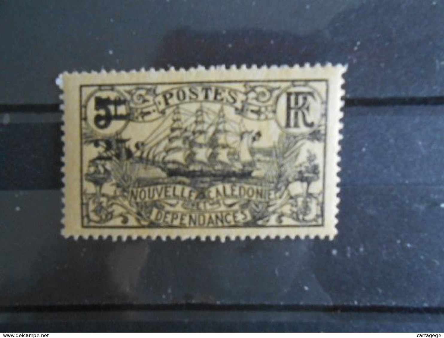 NOUVELLE-CALEDONIE YT 129 VOILIER 25c. S. 5f. Noir S.jaune** - Unused Stamps