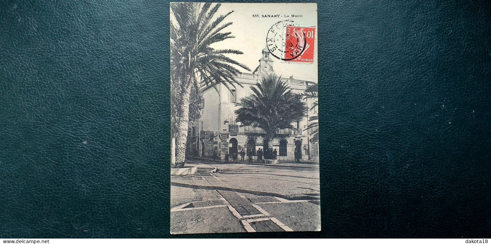 83 , Sanary , La Place Et La Mairie En 1909 - Sanary-sur-Mer