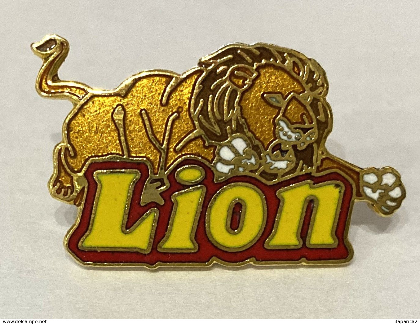 PINS ALIMENTATION NESTLE  Barre Chocolatée LION  Chocolat  / 33NAT - Alimentation