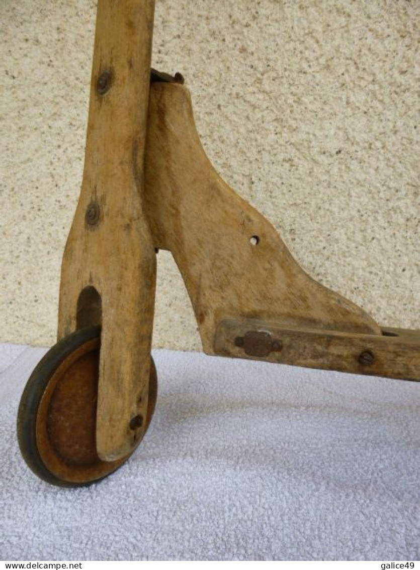 Patinette ( Trottinette ) Pliante, En Bois, De Marque Eureka - Années1930 - Antikspielzeug