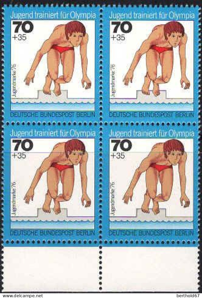 Berlin Poste N** Yv:484 Mi:520 Jugendmarke Natation Bloc De 4 Bord De Feuille - Unused Stamps