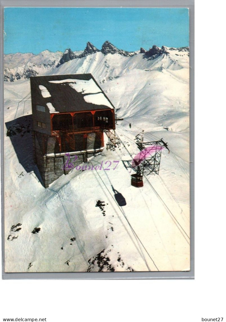 ALPE D'HUEZ Le Téléphérique Rouge Des Grandes Rousses La Gare Supérieur Et Les Aiguilles D'Arves - Autres & Non Classés