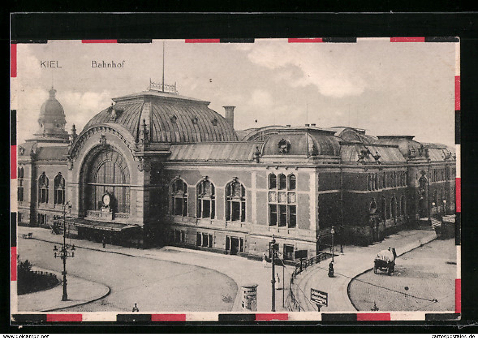 AK Kiel, Bahnhof Und Litfasssäule  - Kiel