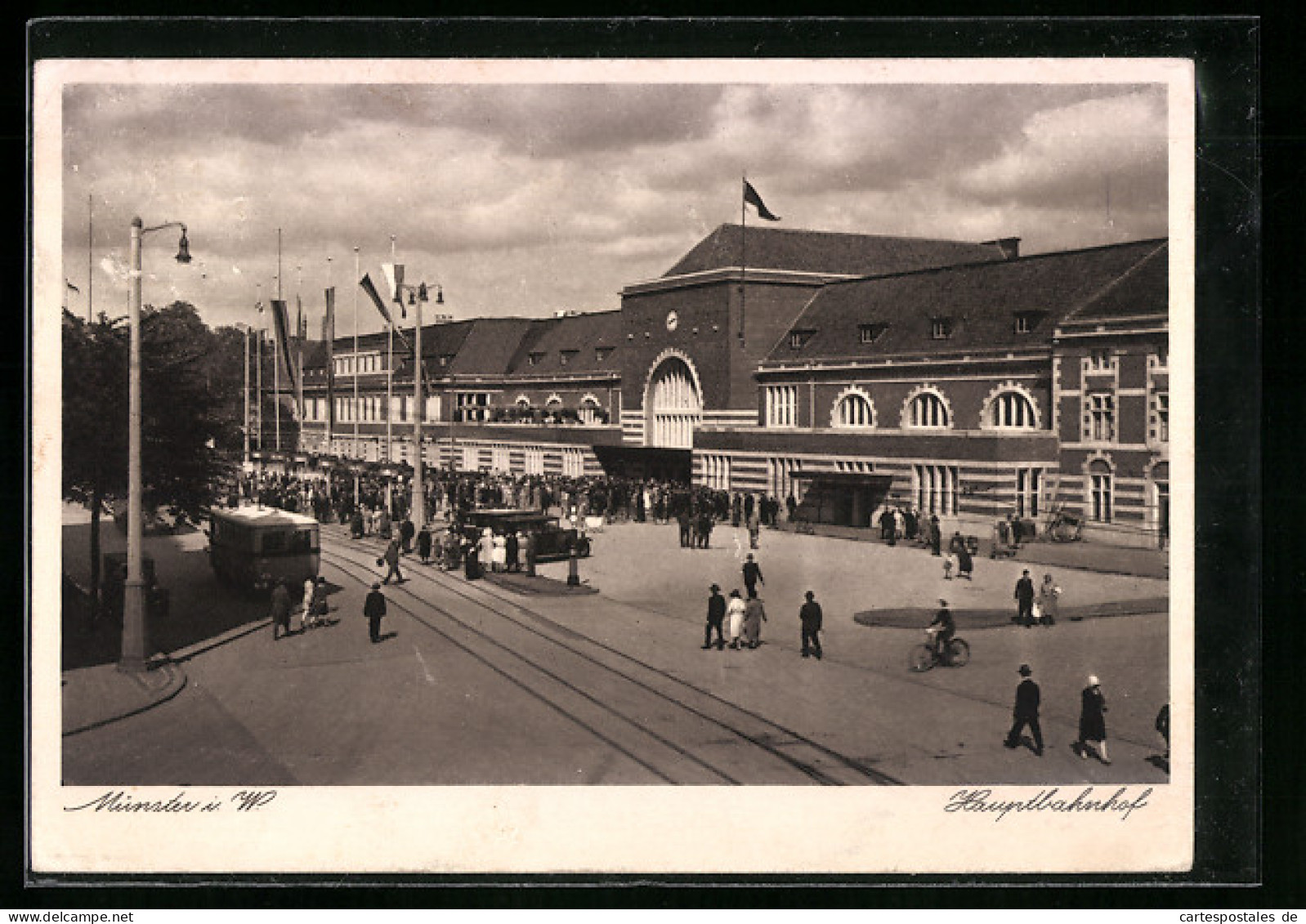 AK Münster I. W., Hauptbahnhof Mit Passagieren Auf Dem Vorplatz  - Münster