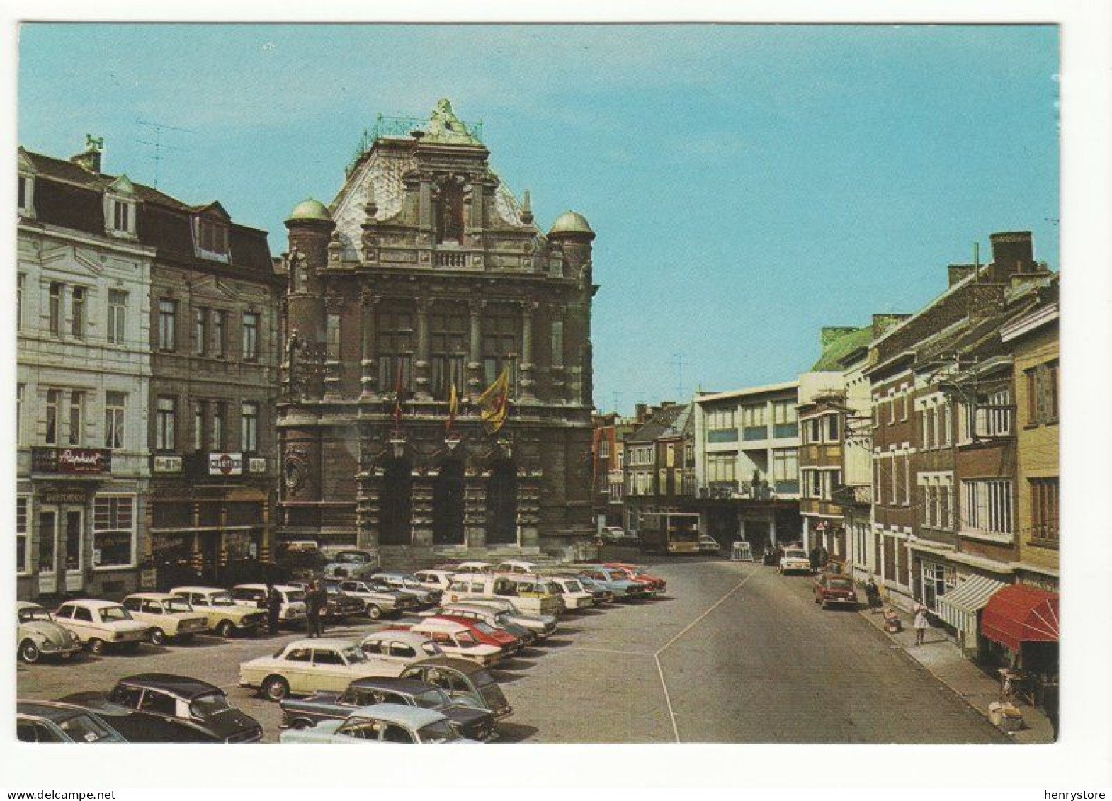 GOSSELIES : Place Des Martyrs - Nombreuses Automobiles, Années 70 (F7998) - Charleroi